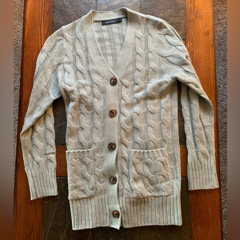 Super cute light green cardigan with brown buttons - small